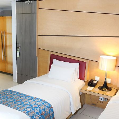 ตันจุง โกโดะก์ บีช รีสอร์ต Hotel Paciran ภายนอก รูปภาพ