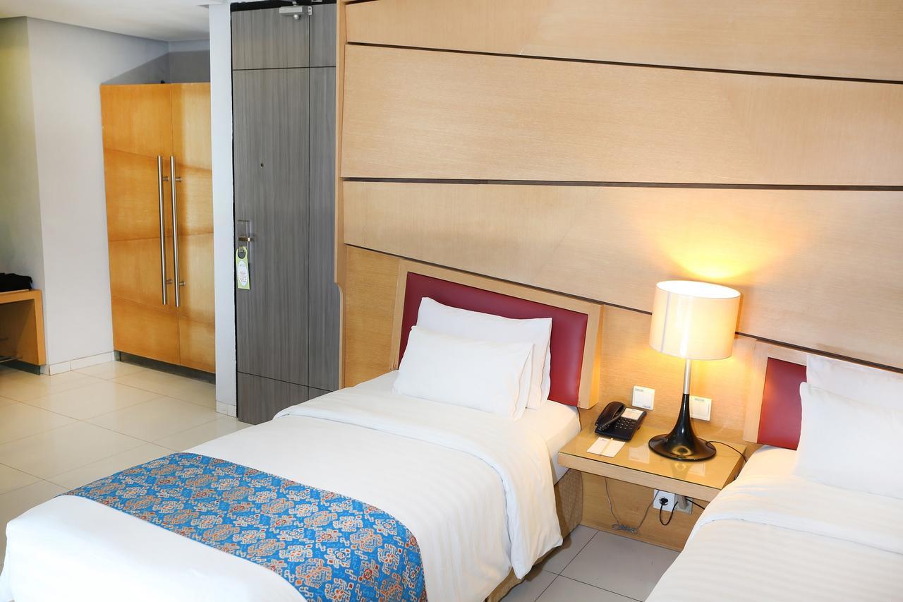 ตันจุง โกโดะก์ บีช รีสอร์ต Hotel Paciran ภายนอก รูปภาพ