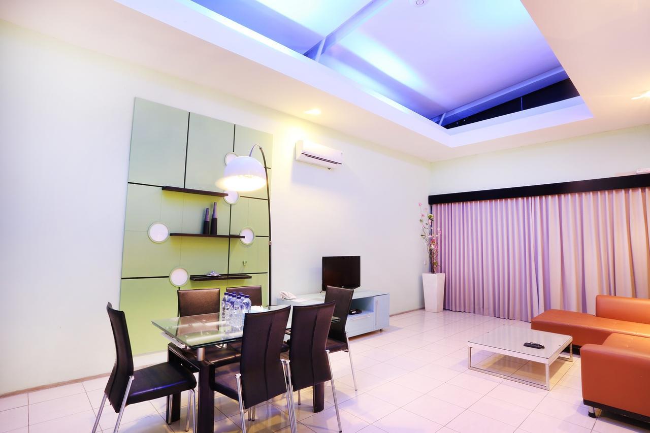 ตันจุง โกโดะก์ บีช รีสอร์ต Hotel Paciran ภายนอก รูปภาพ
